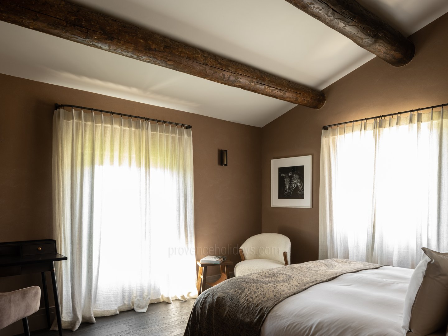 28 - Mas des Collines: Villa: Bedroom 1