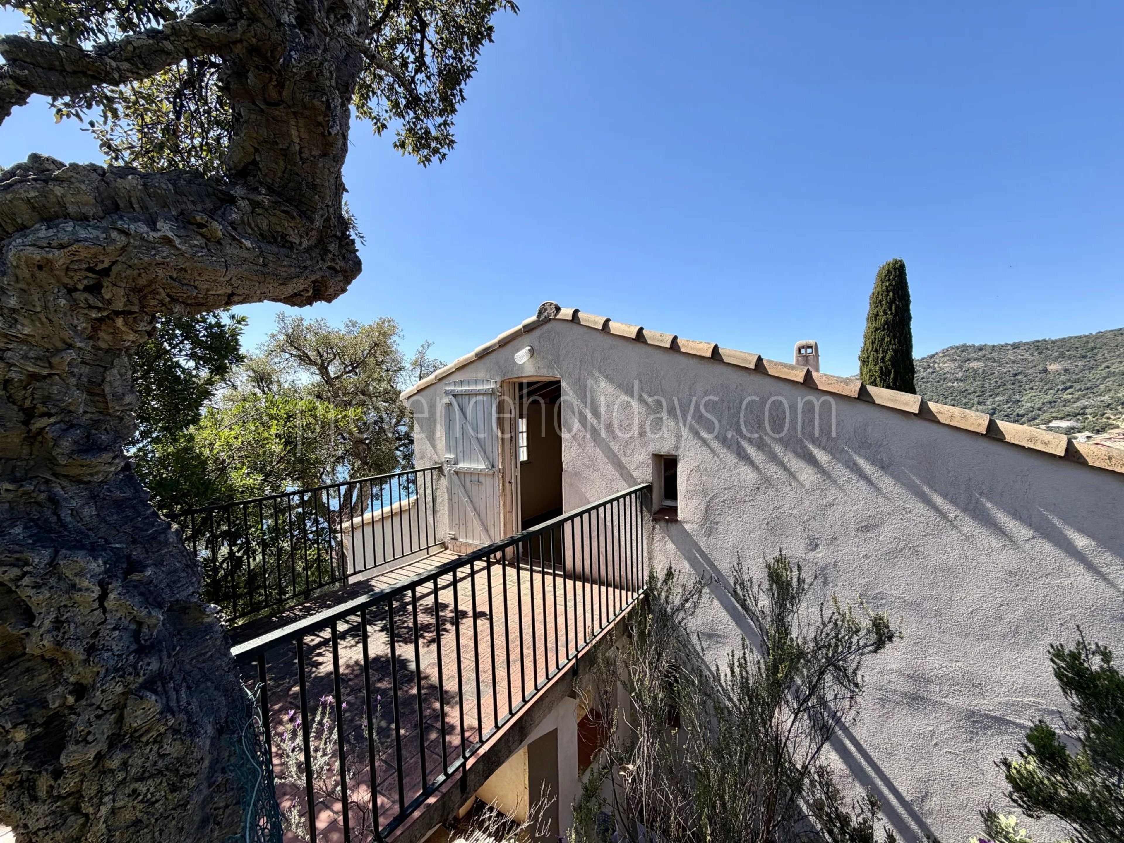 Woning uit de jaren 70 in Rayol-Canadel-sur-Mer - 10