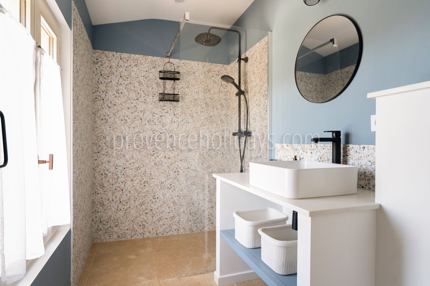 24 - L’Orée des Lavandes: Villa: Bathroom
