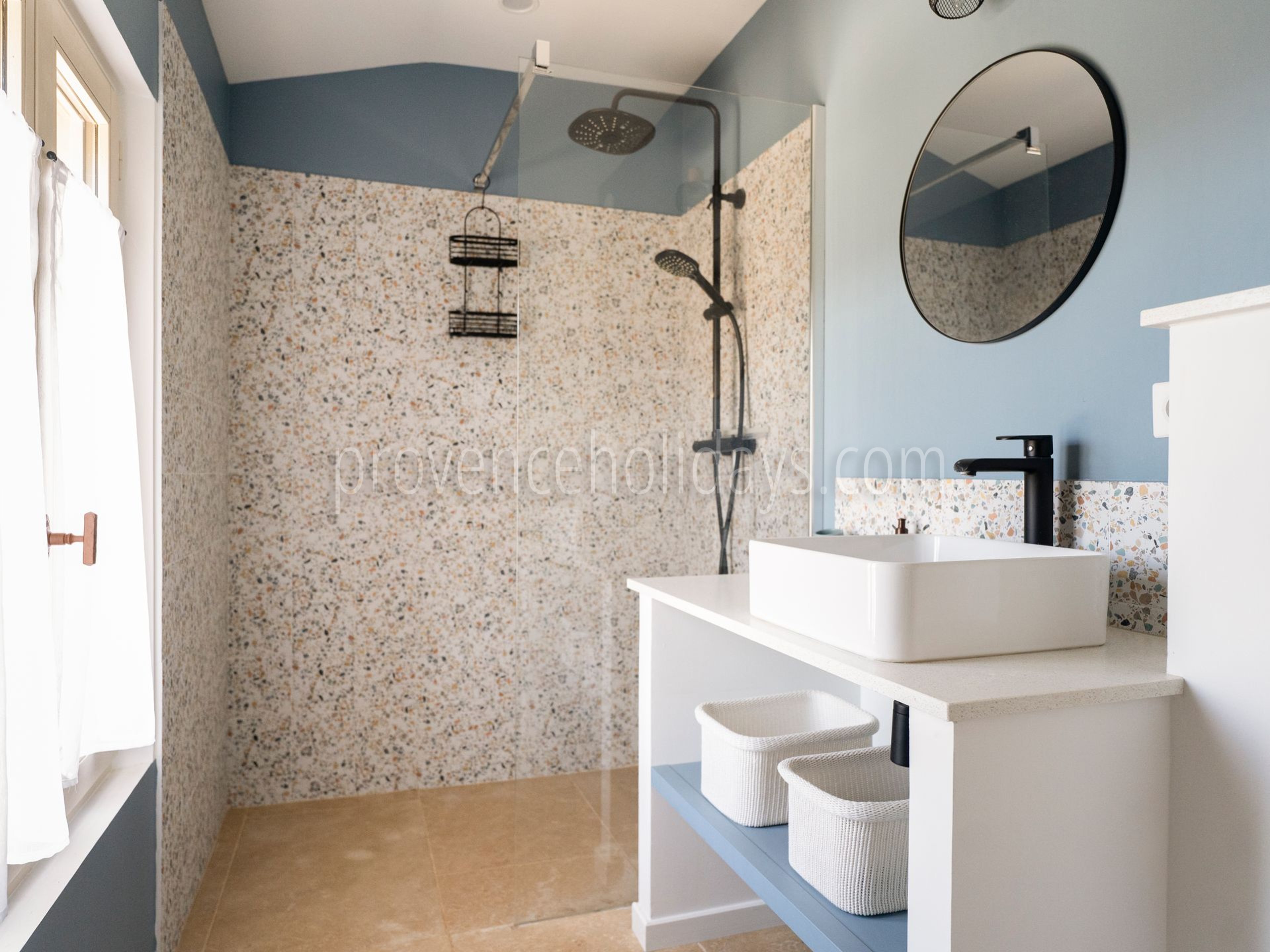 24 - L’Orée des Lavandes: Villa: Bathroom
