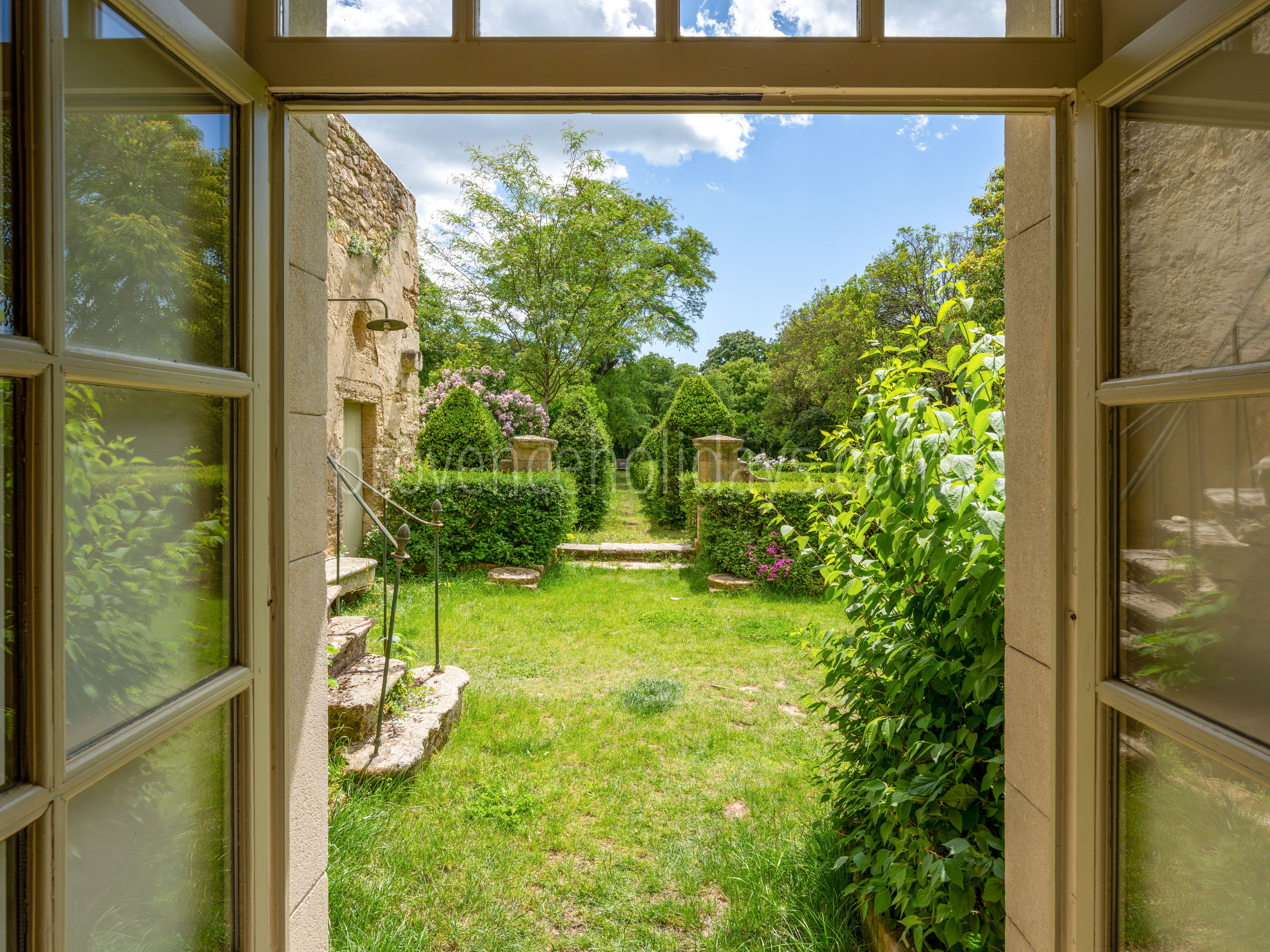 16 - Les Vieilles Pierres: Villa: Exterior