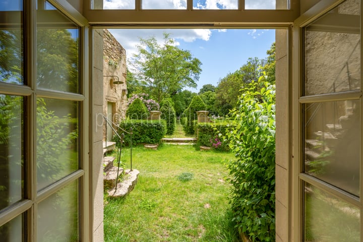 16 - Les Vieilles Pierres: Villa: Exterior