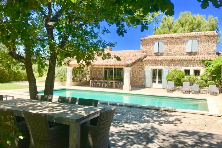Beautiful luxury mas with pool house near Gordes