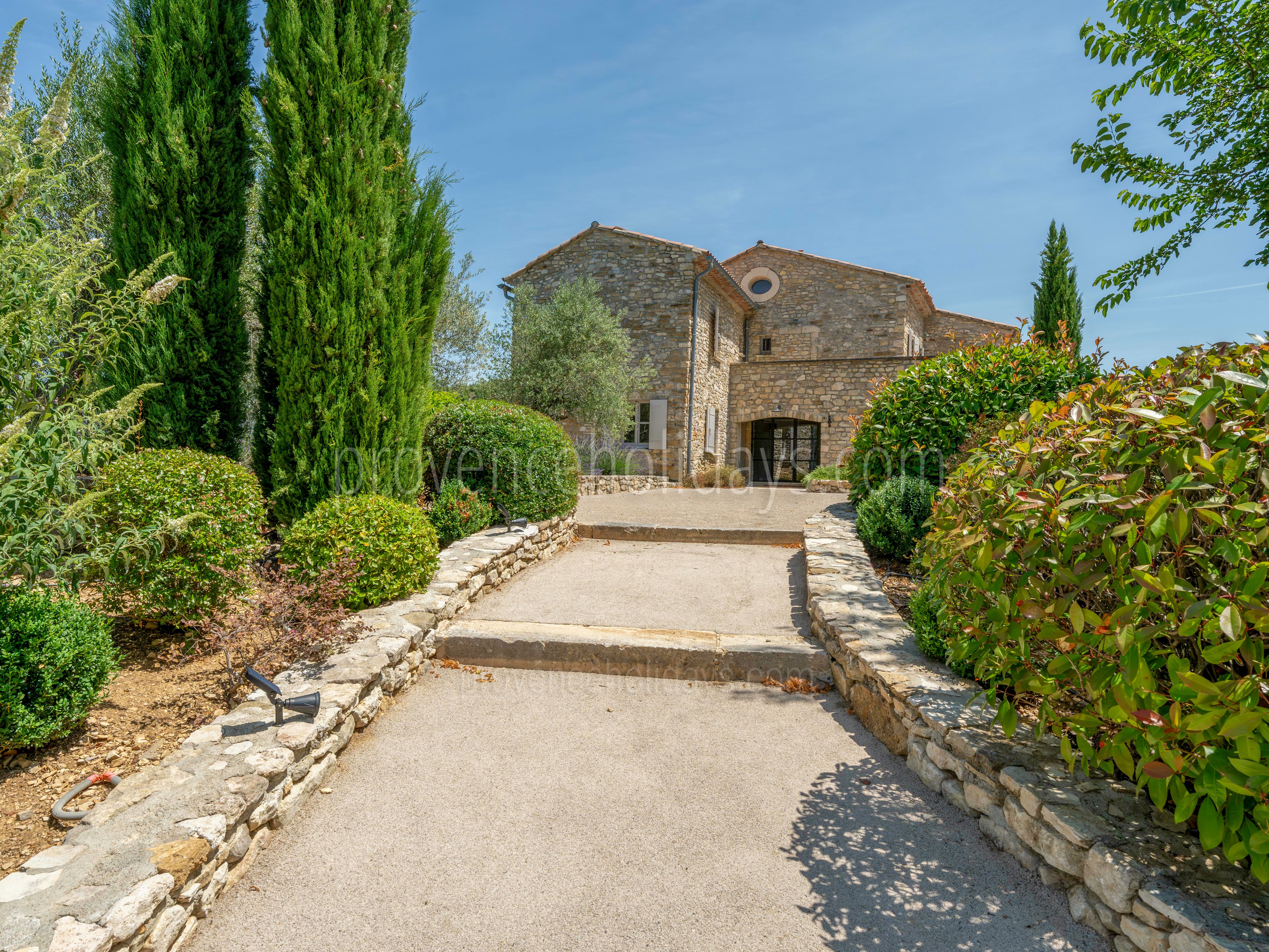 33 - Mas de Saint-Jean: Villa: Exterior