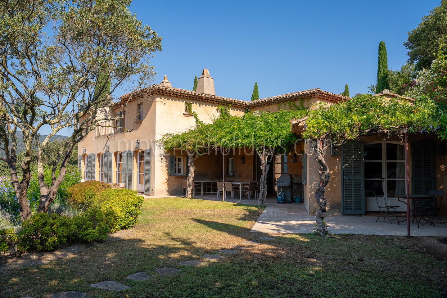 2 - Bastide Azurée: Villa: Exterior