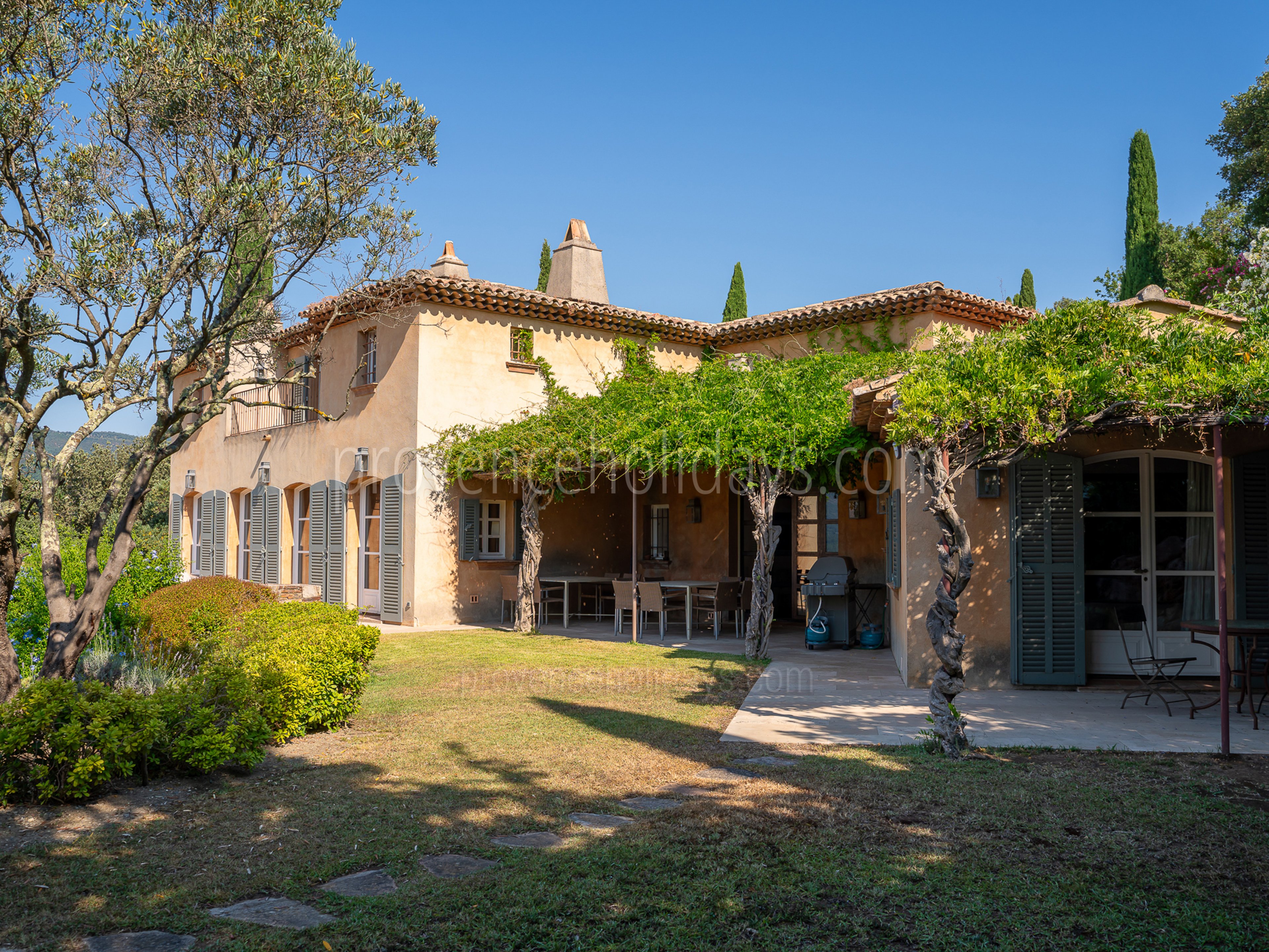 2 - Bastide Azurée: Villa: Exterior