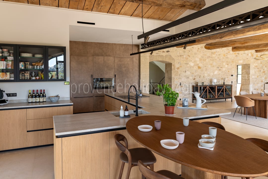 129 - Le Loup des Alpilles: Villa: Interior