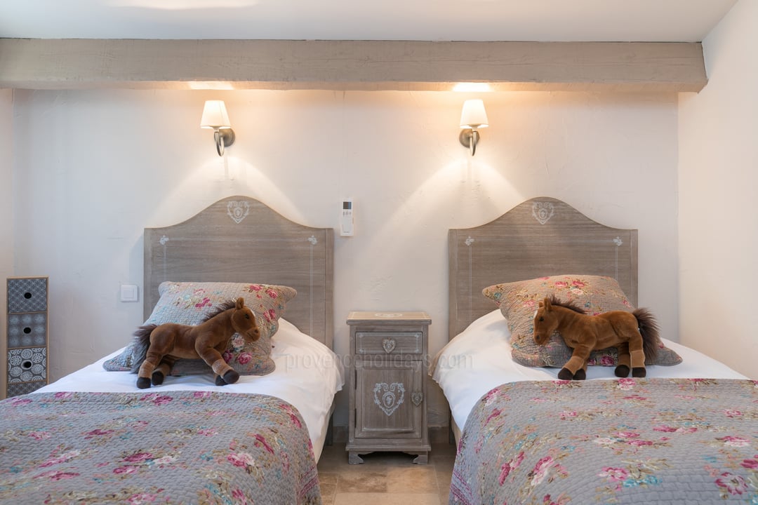 21 - Bastide du Var: Villa: Bedroom