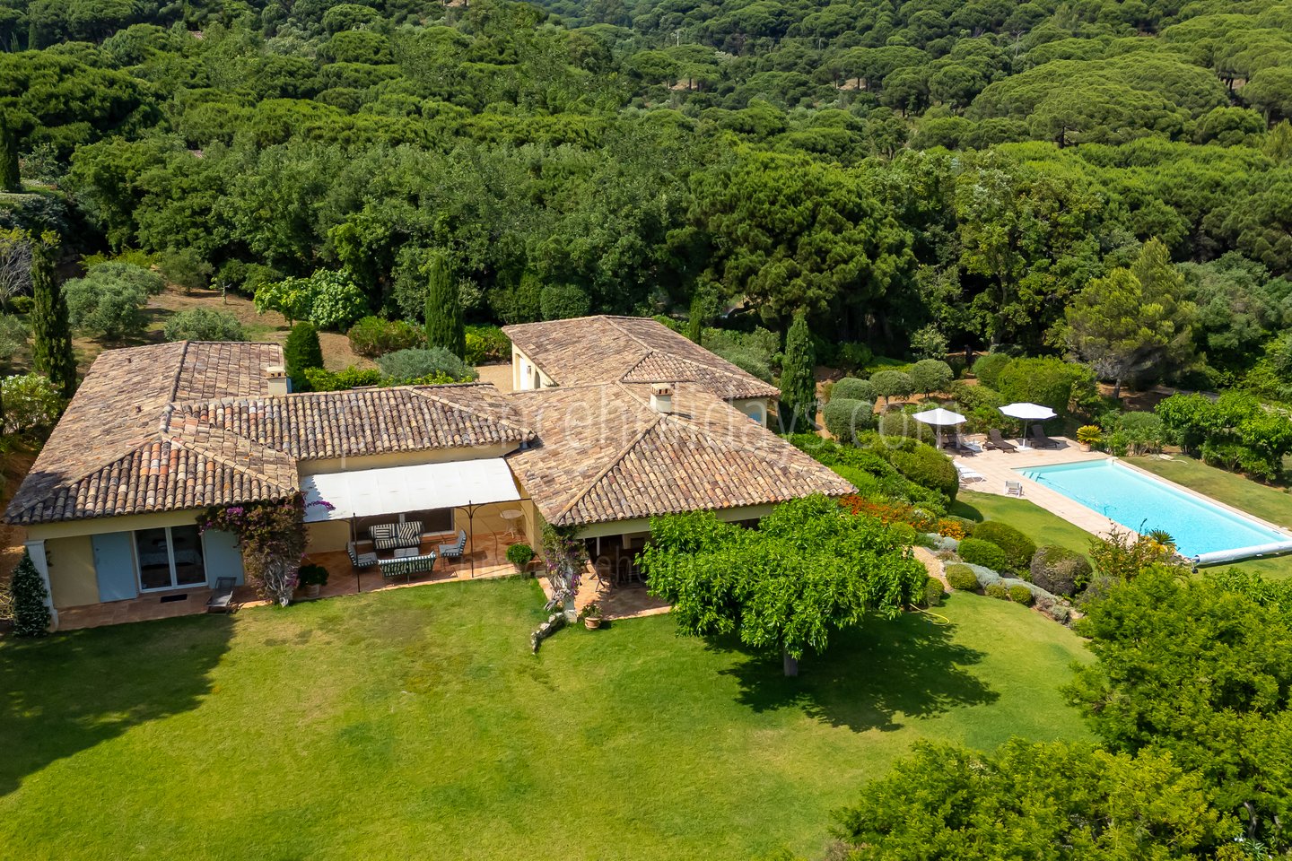3 - Villa Serena: Villa: Exterior