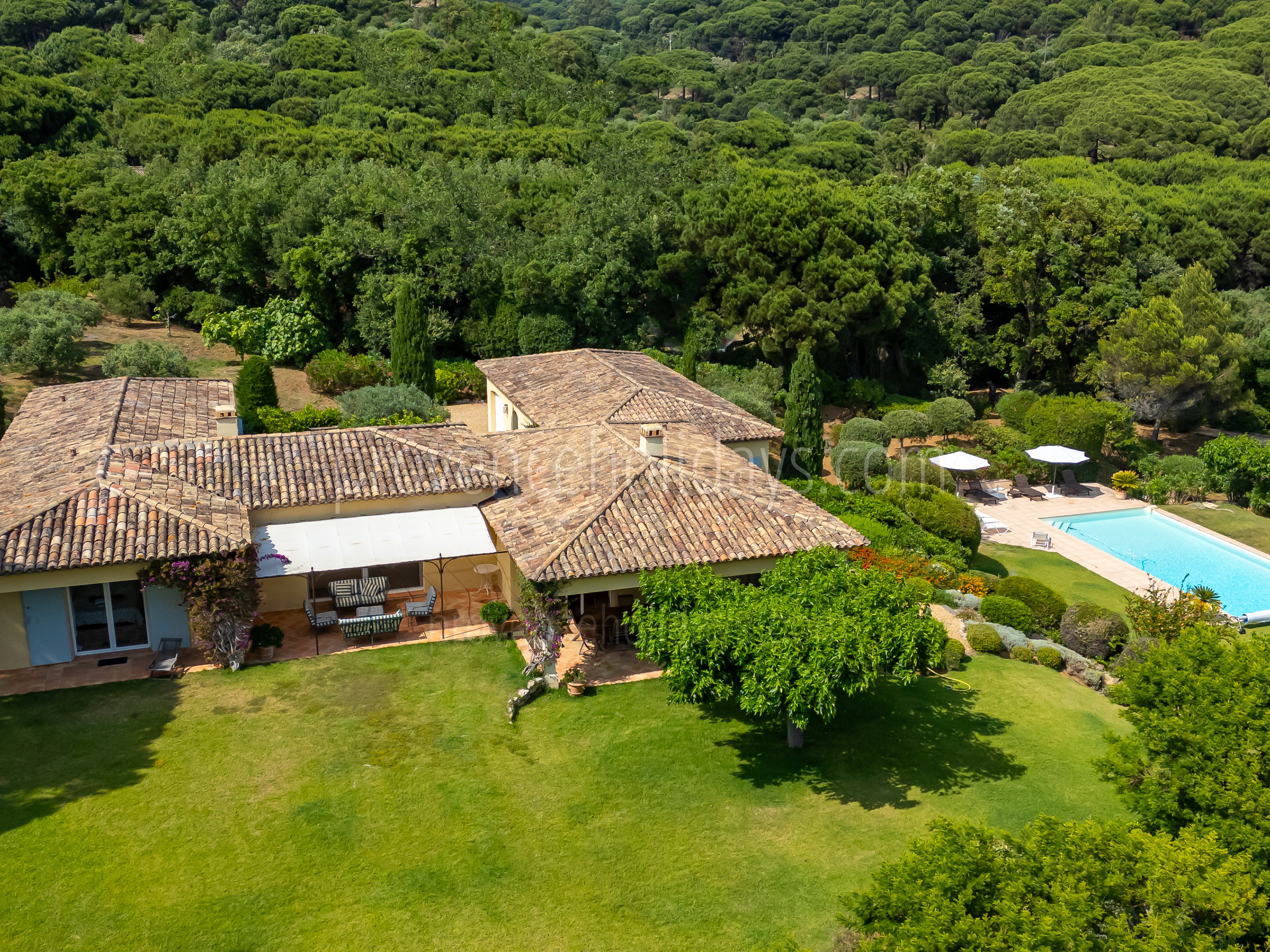 3 - Villa Serena: Villa: Exterior