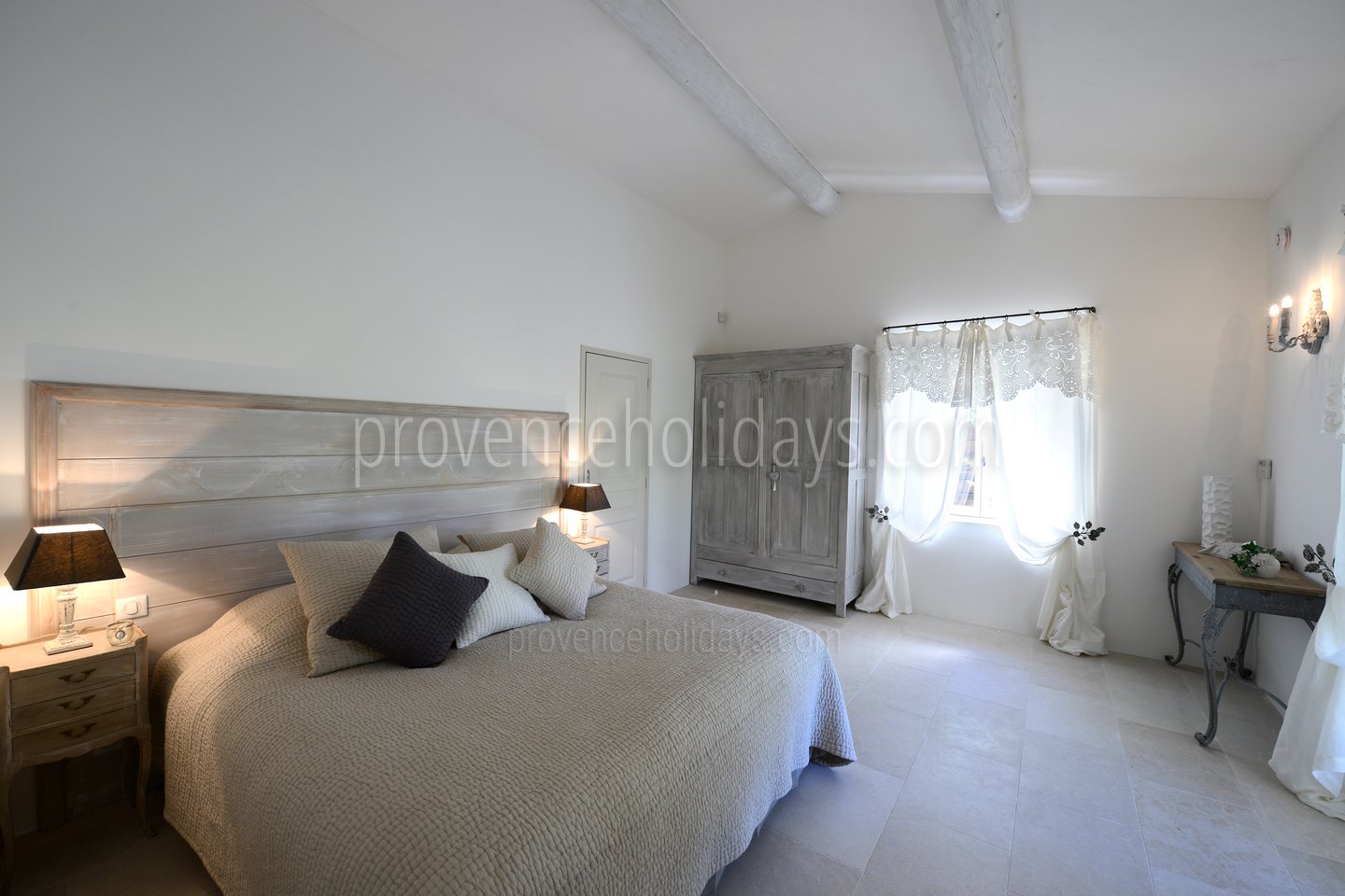 18 - Mas du Bois d\'Or: Villa: Bedroom 1