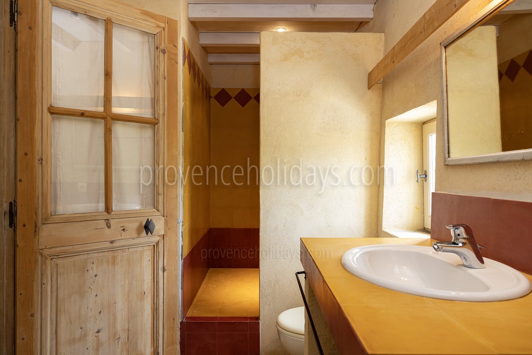 25 - Mas de Marguerite: Villa: Bathroom