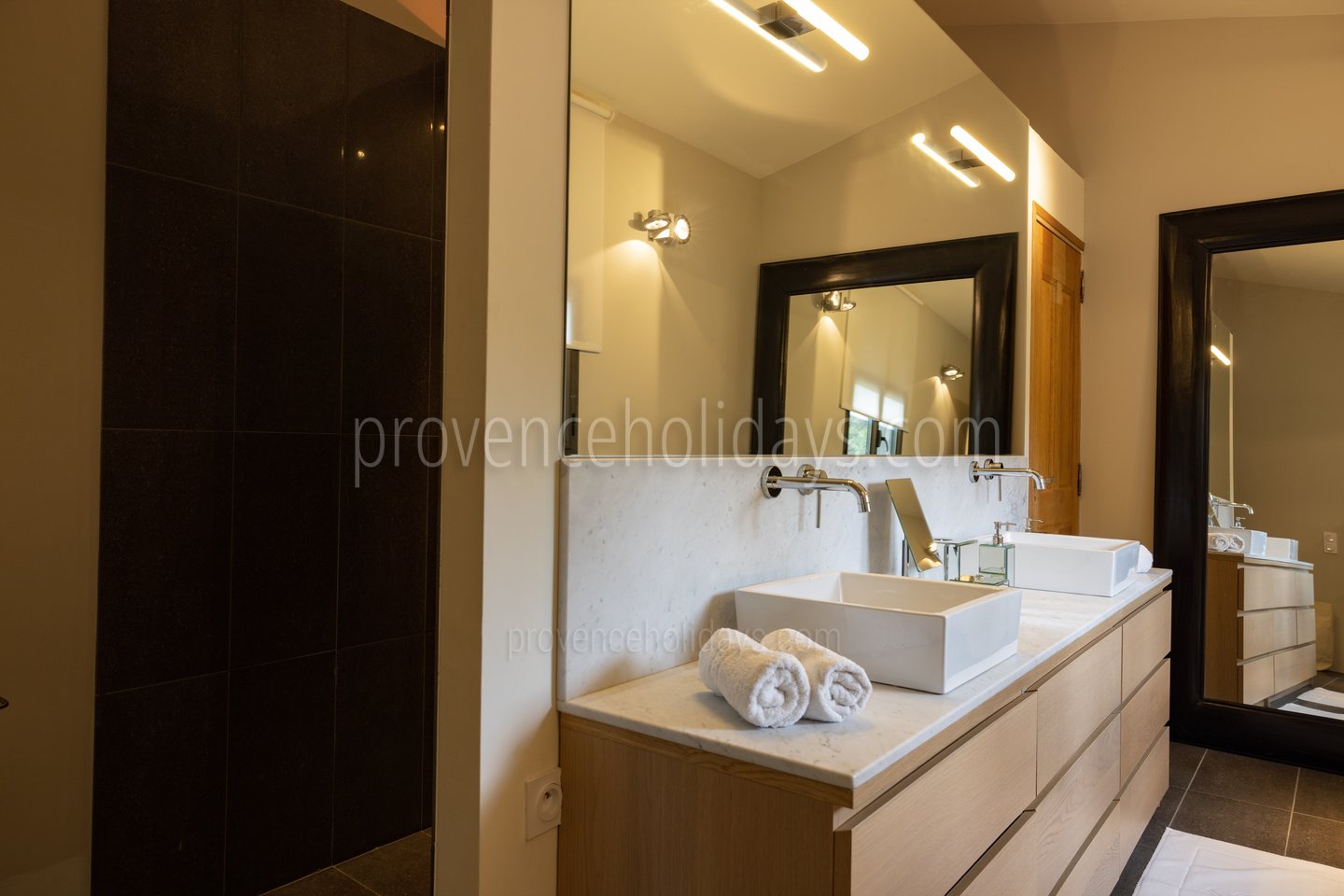 27 - Villa Virgile: Villa: Bathroom 1
