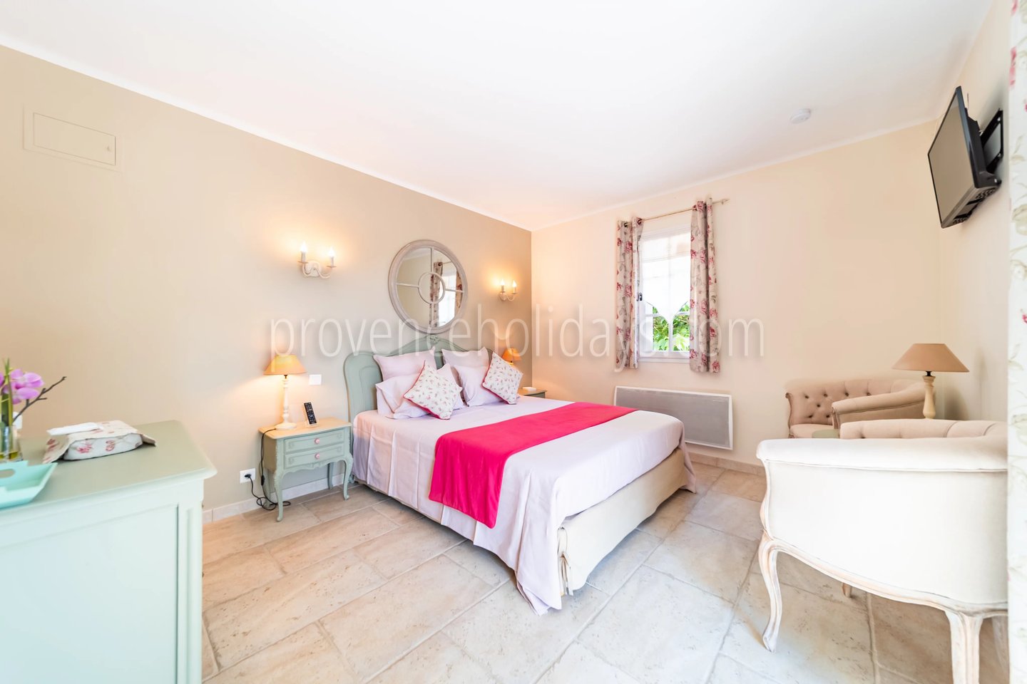 15 - Villa with outbuildings in Mouriès: Villa: Bedroom