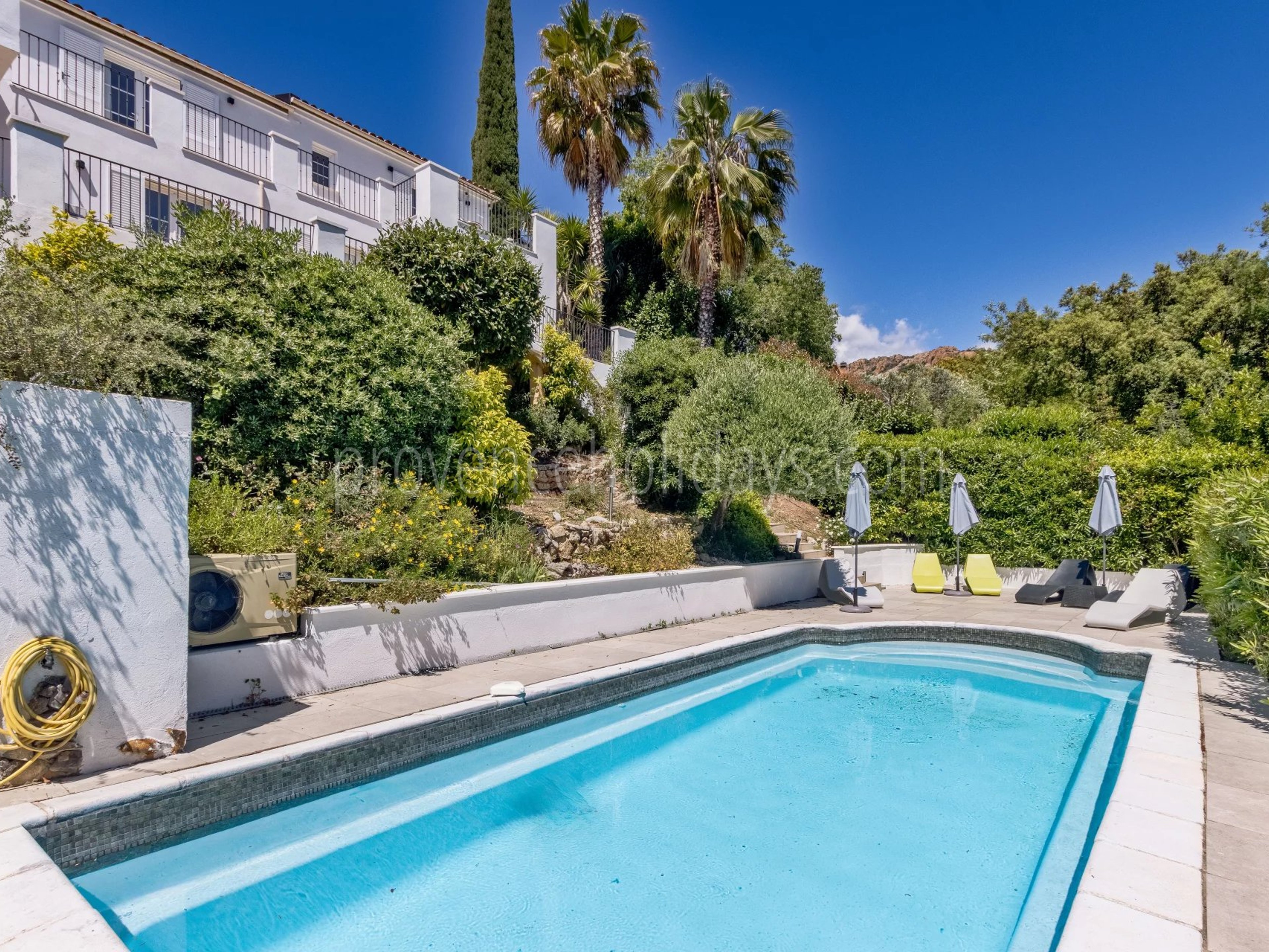 20 - Zeitgenössische Villa in Saint-Raphaël: Villa: Pool