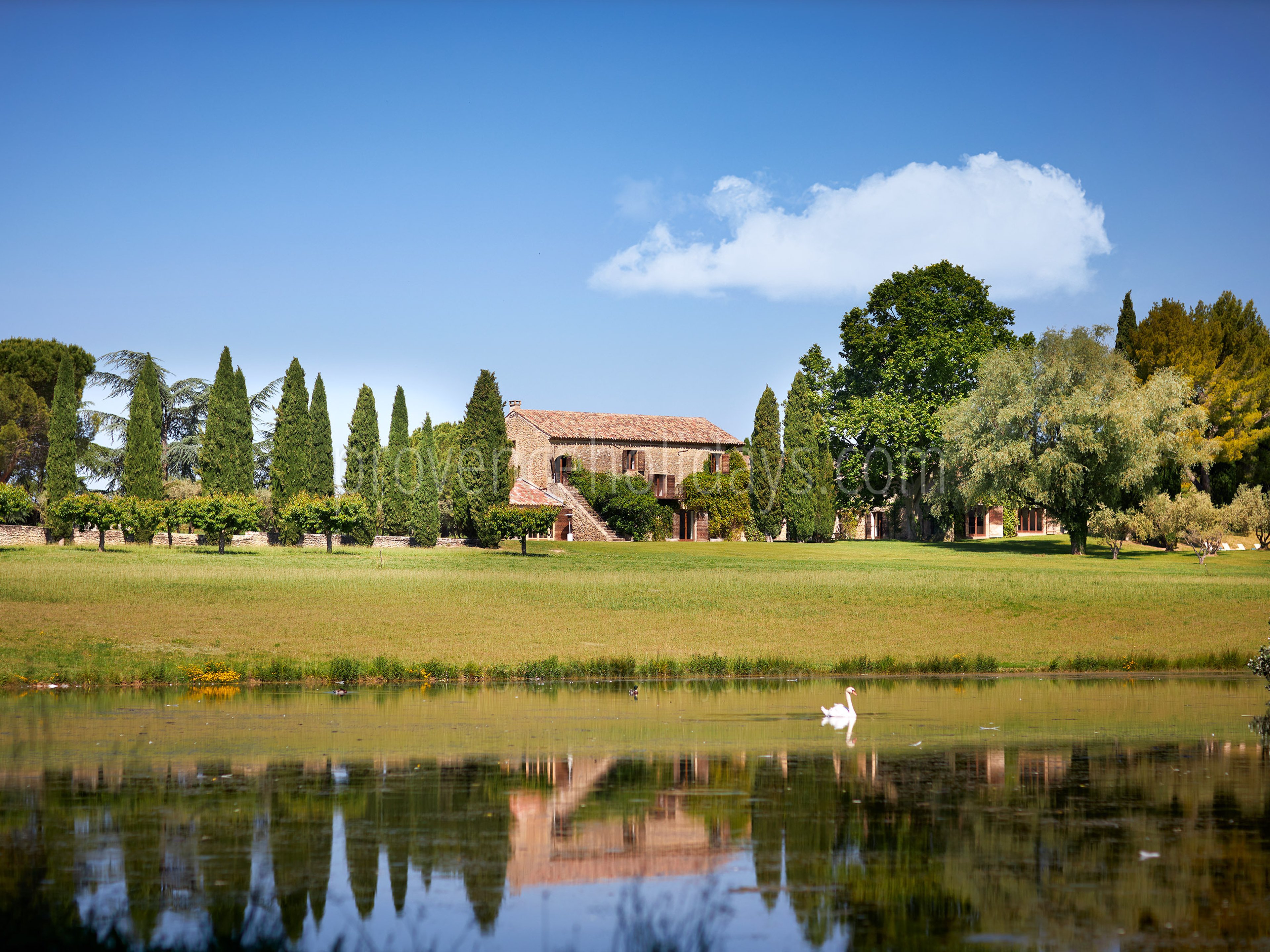 1 - Bastide de Luberon: Villa: Exterior