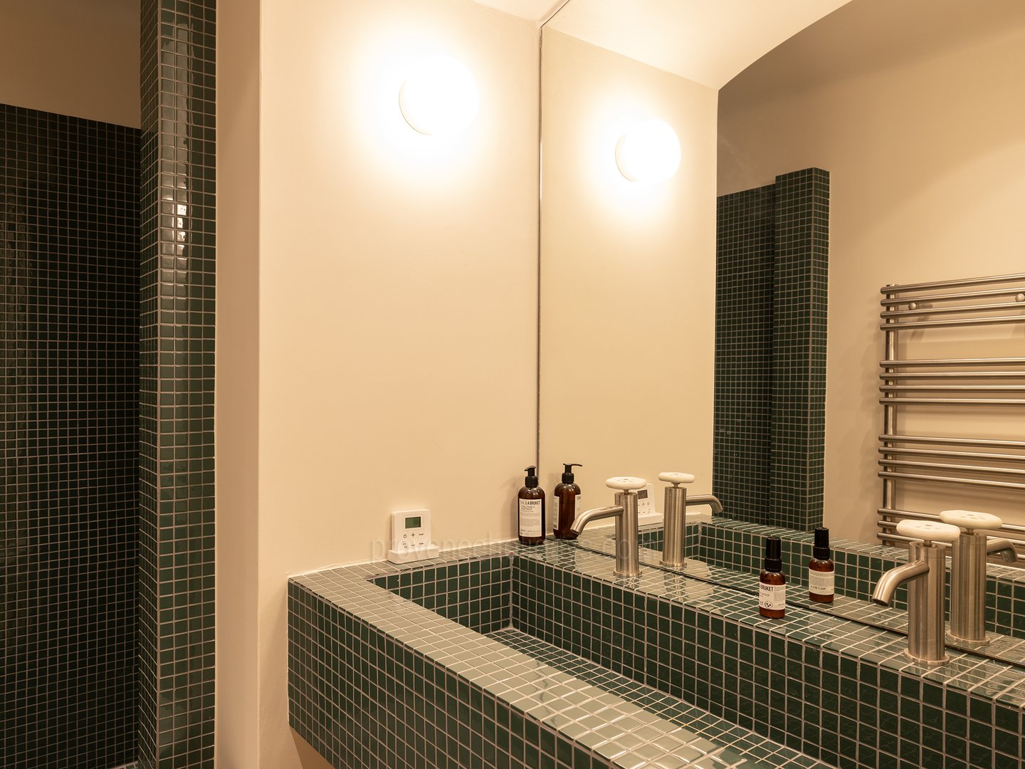 31 - Grand Mas de Provence: Villa: Bathroom