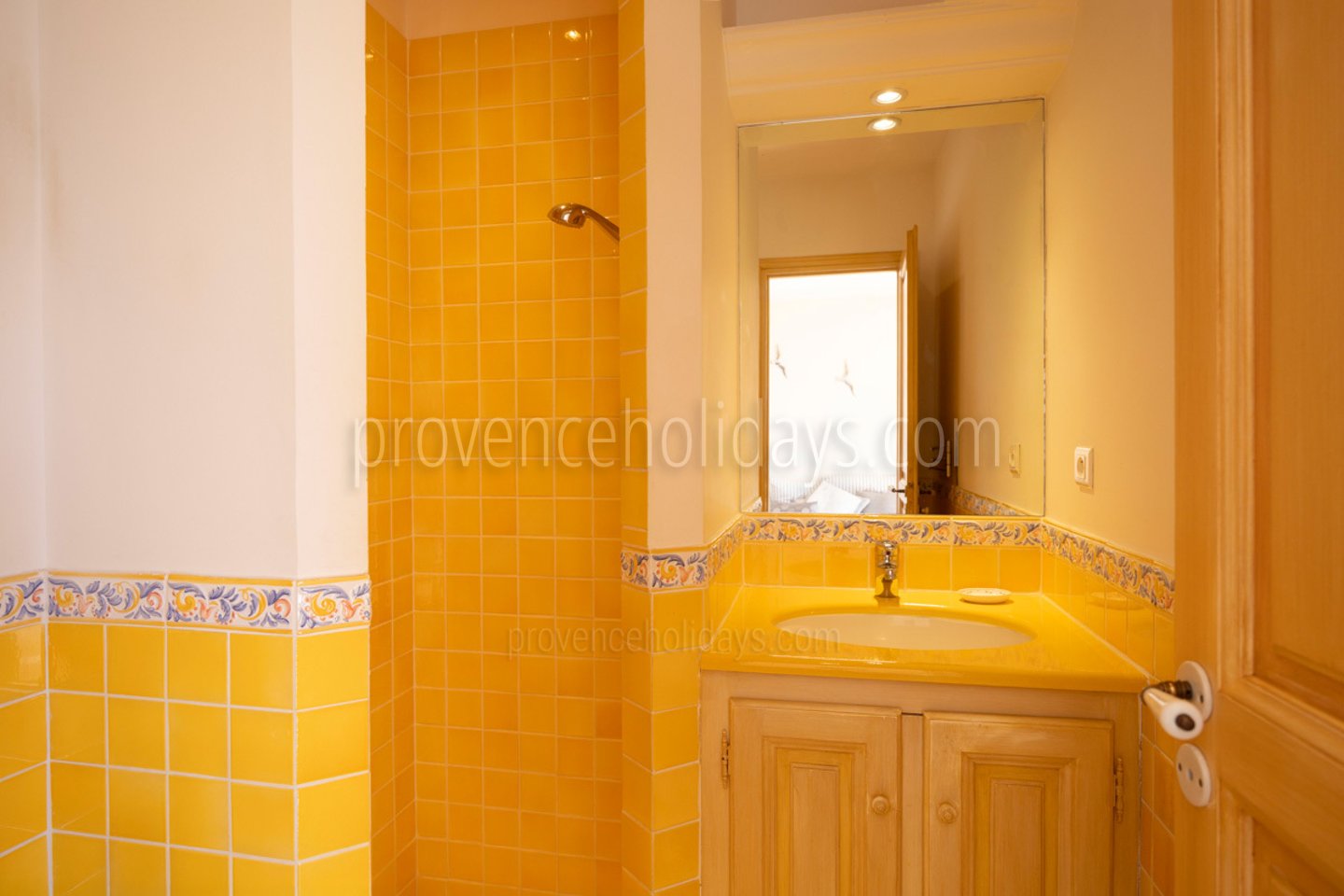 12 - Villa Loggia: Villa: Bathroom