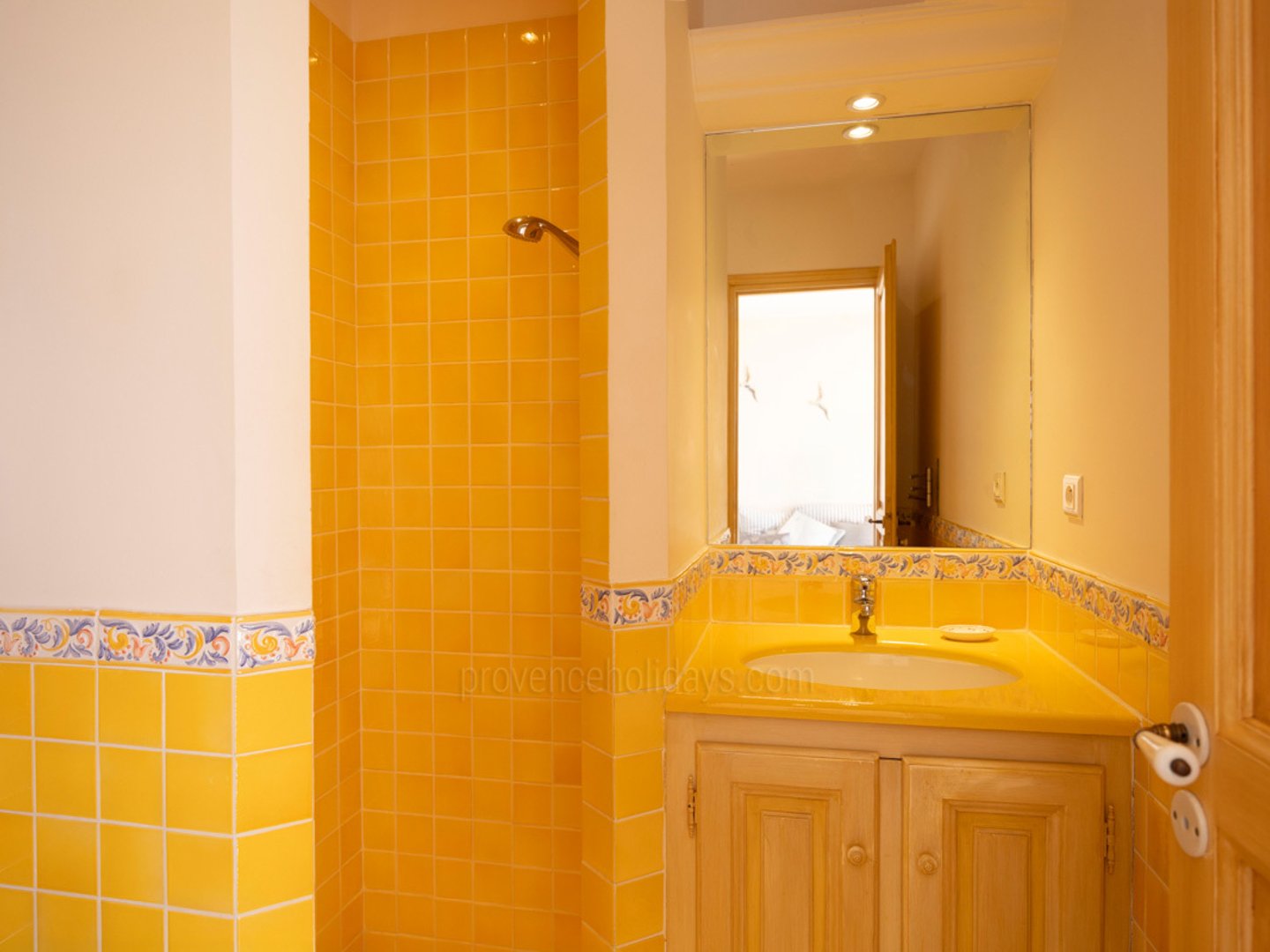 12 - Villa Loggia: Villa: Bathroom