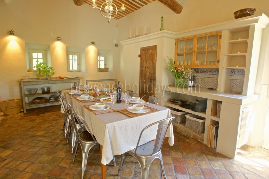 34 - Mas des Lavandes: Villa: Interior