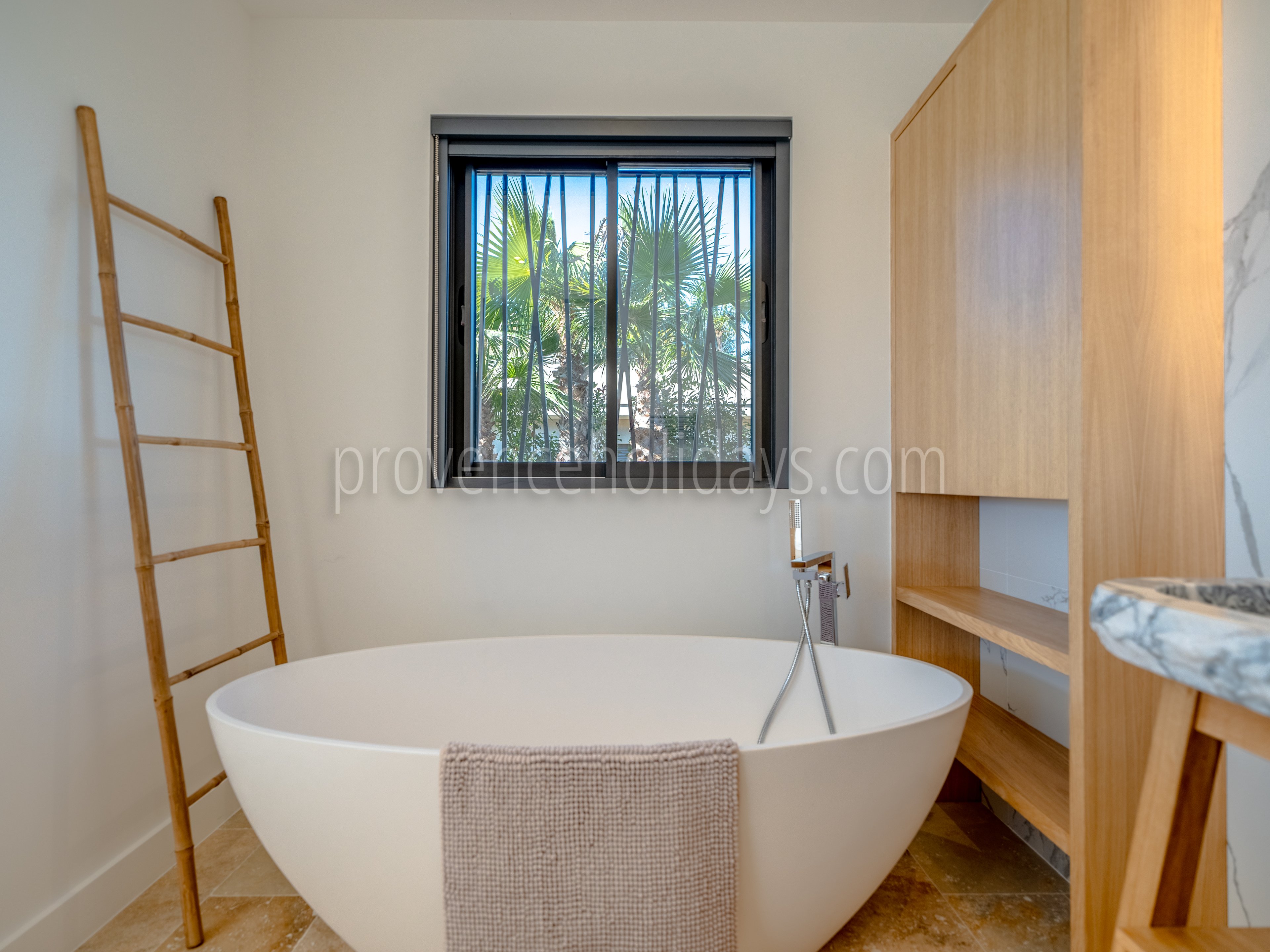 19 - Villa Stonebay: Villa: Bathroom