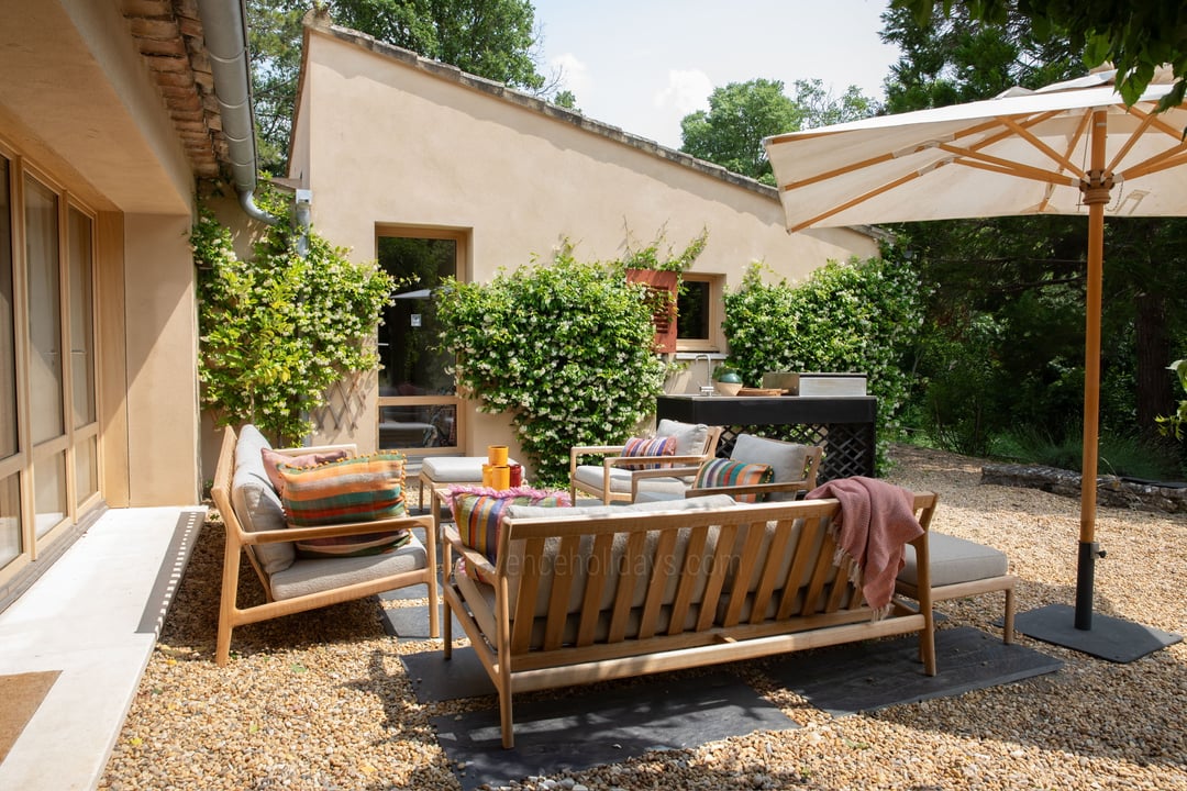 11 - Mas des Sources: Villa: Exterior