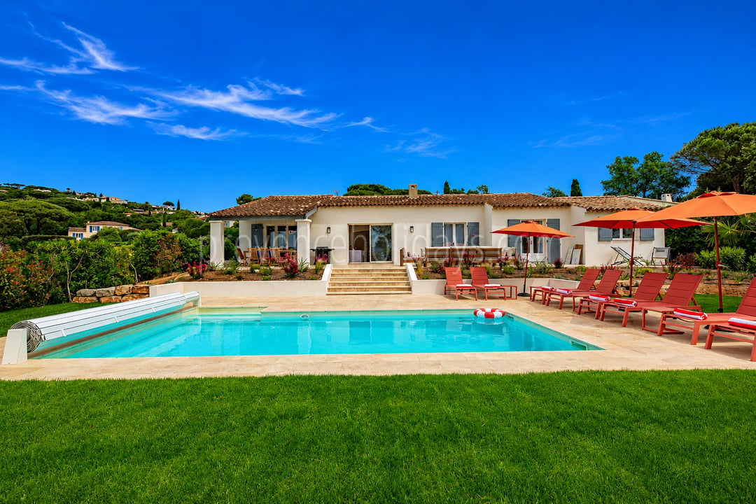Villa en bord de mer dans le Golf de Saint-Tropez - Piscine