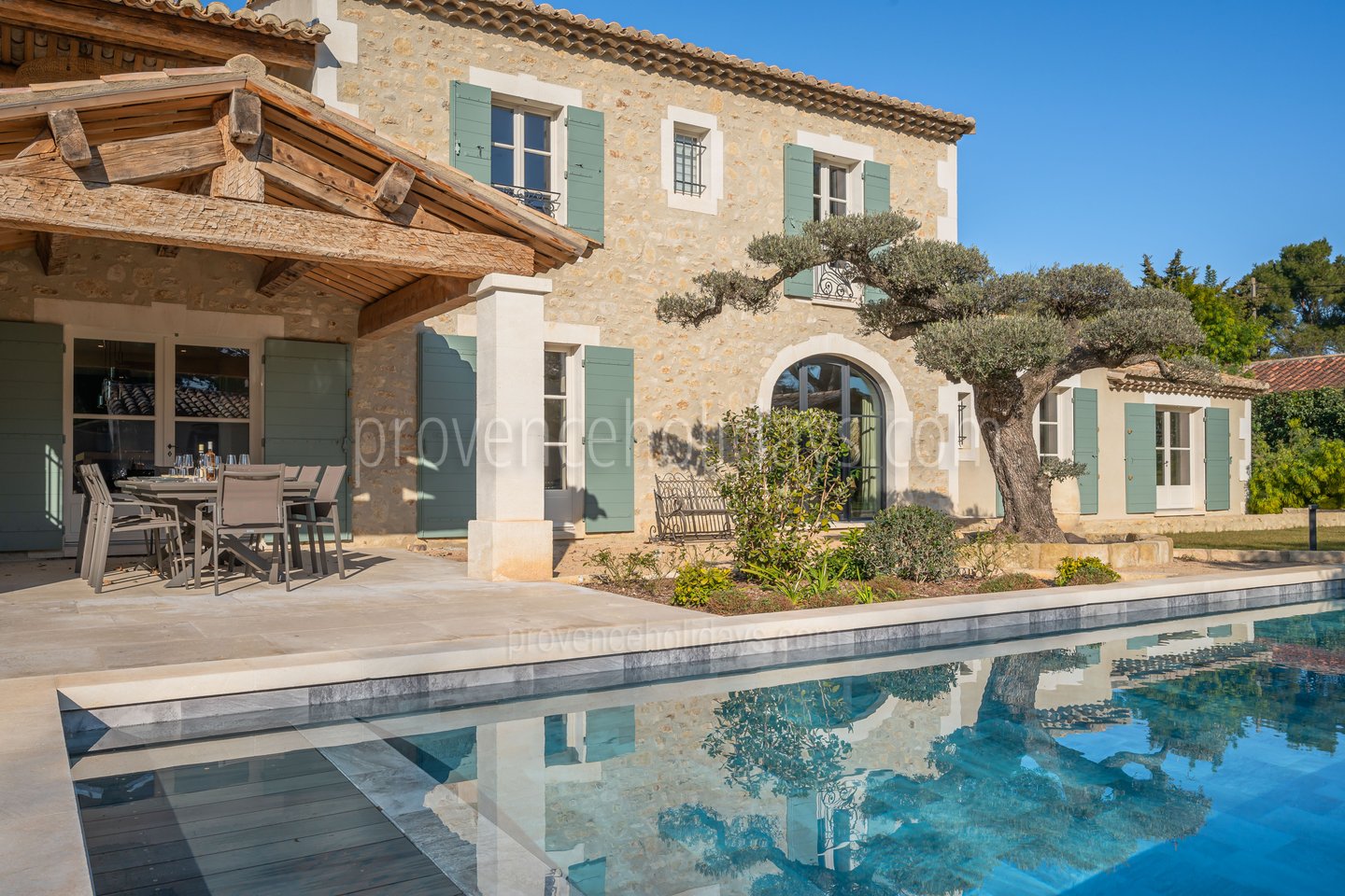 50 - Mas Lucie: Villa: Exterior