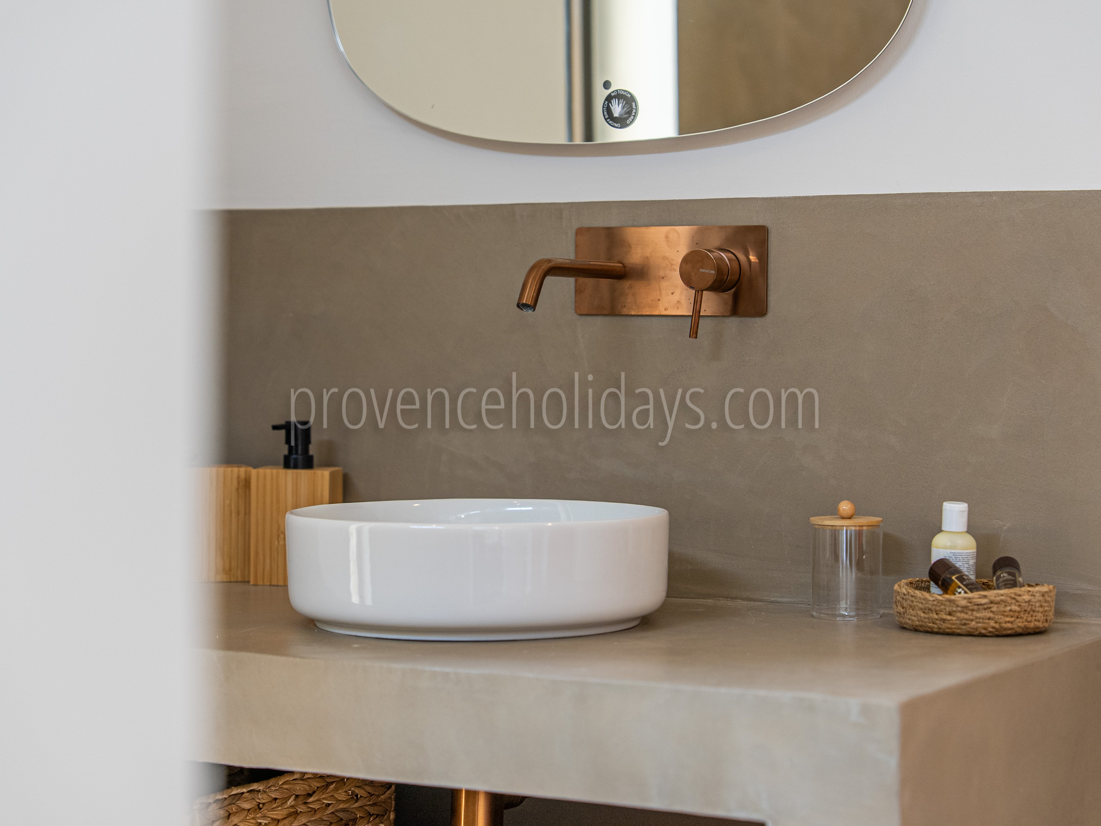 25 - Mas de la Rivière Secrète: Villa: Bathroom 2