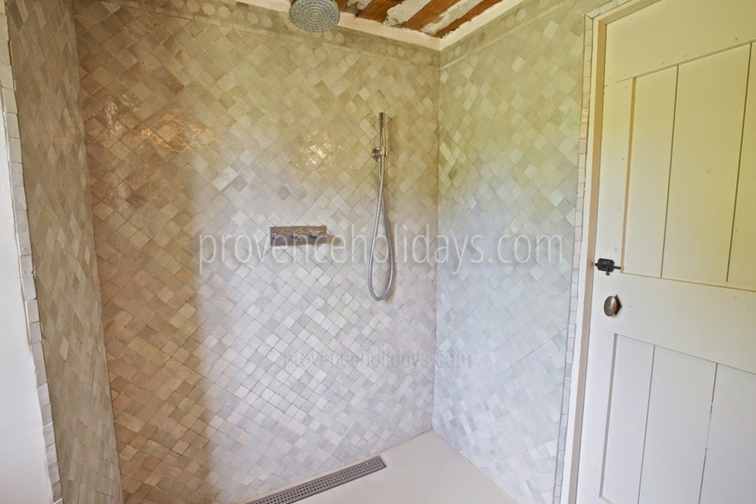 48 - Mas des Lavandes: Villa: Bathroom