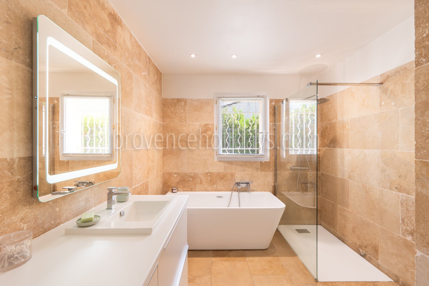 51 - La Pinède: Villa: Bathroom