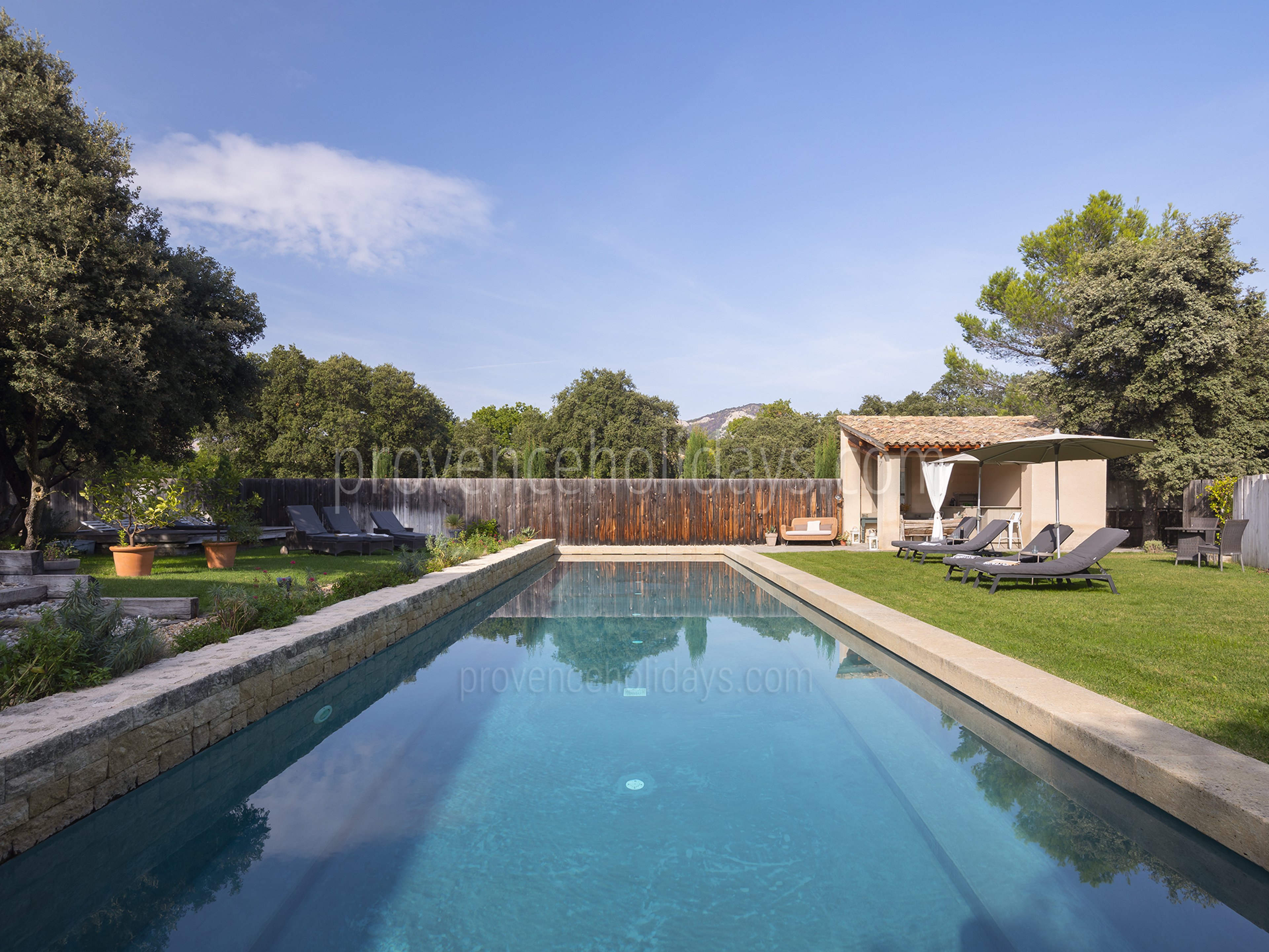 6 - Bergerie de Beaumes: Villa: Exterior