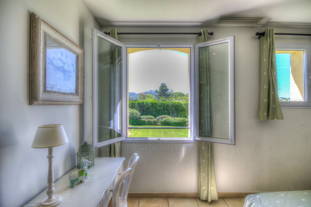 21 - Chez Alare: Villa: Bedroom