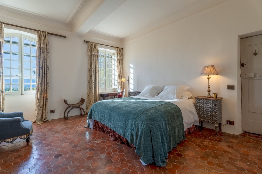 38 - 18e-eeuwse Bastide met uitzicht op de Luberon te koop - Bonnieux: Villa: Bedroom