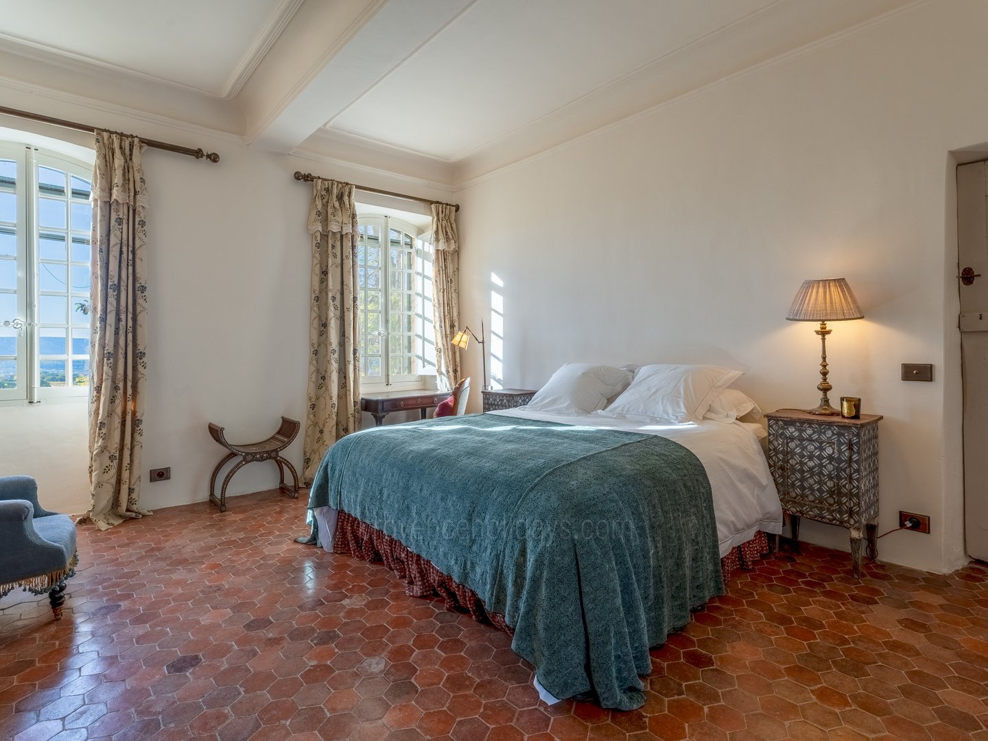 38 - 18e-eeuwse Bastide met uitzicht op de Luberon te koop - Bonnieux: Villa: Bedroom