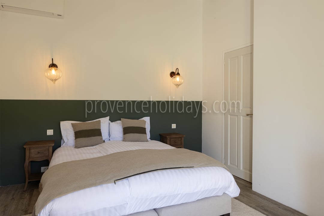 52 - Mas du Carlet: Villa: Bedroom