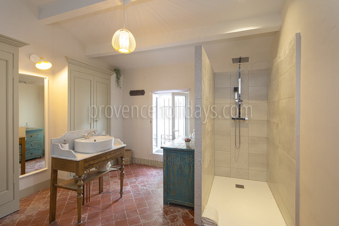 30 - Villa des Siècles: Villa: Bathroom