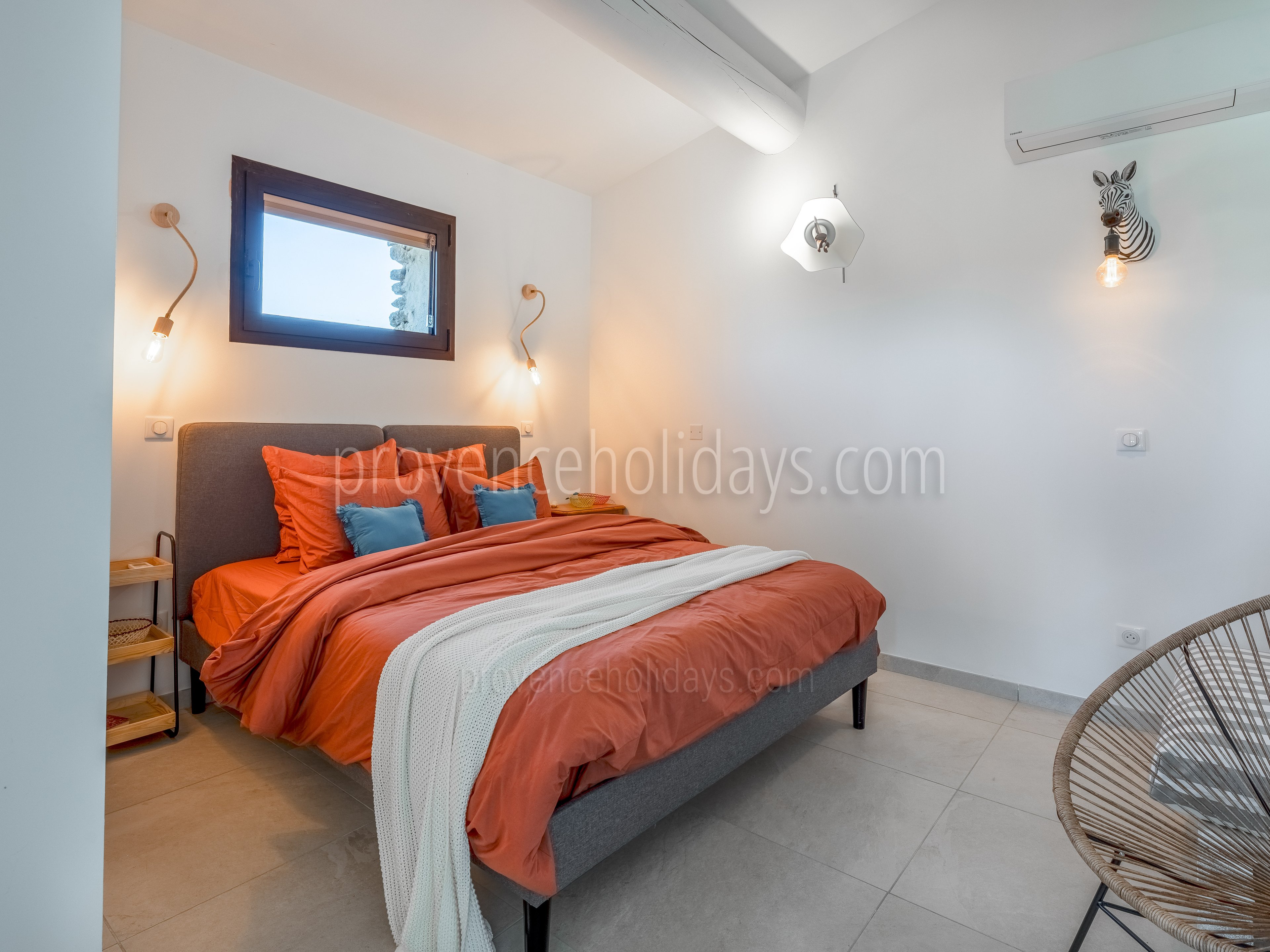7 - Villa Douce Provence: Villa: Bedroom