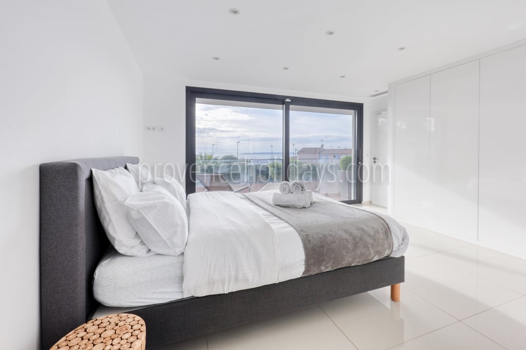 14 - Villa Sea Pearl: Villa: Bedroom