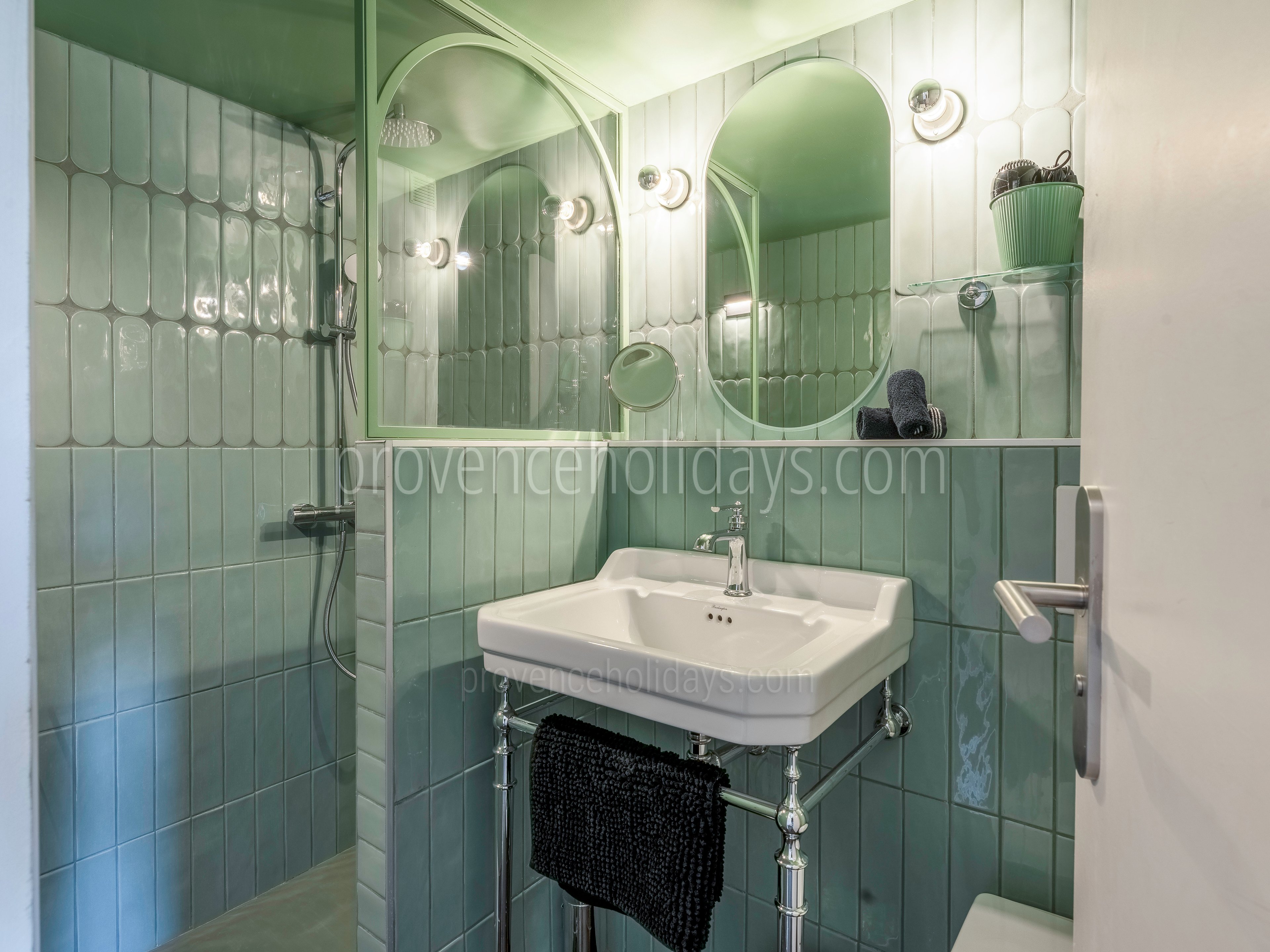 43 - Le Moulin de Gordes: Villa: Bathroom
