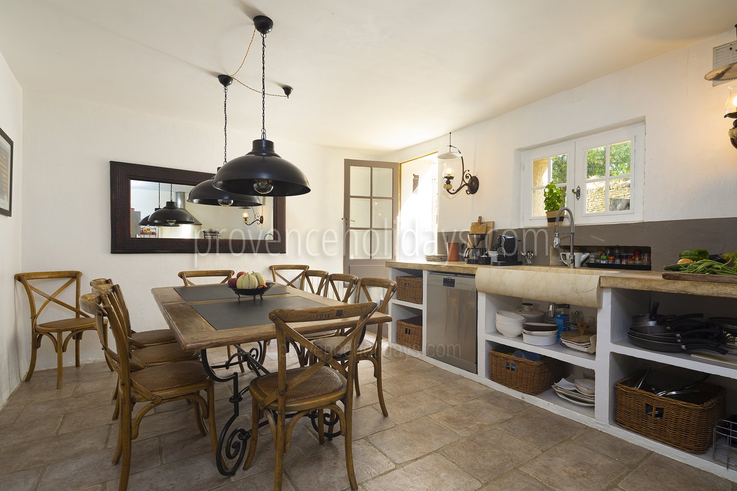 20 - La Garrigue: Villa: Interior
