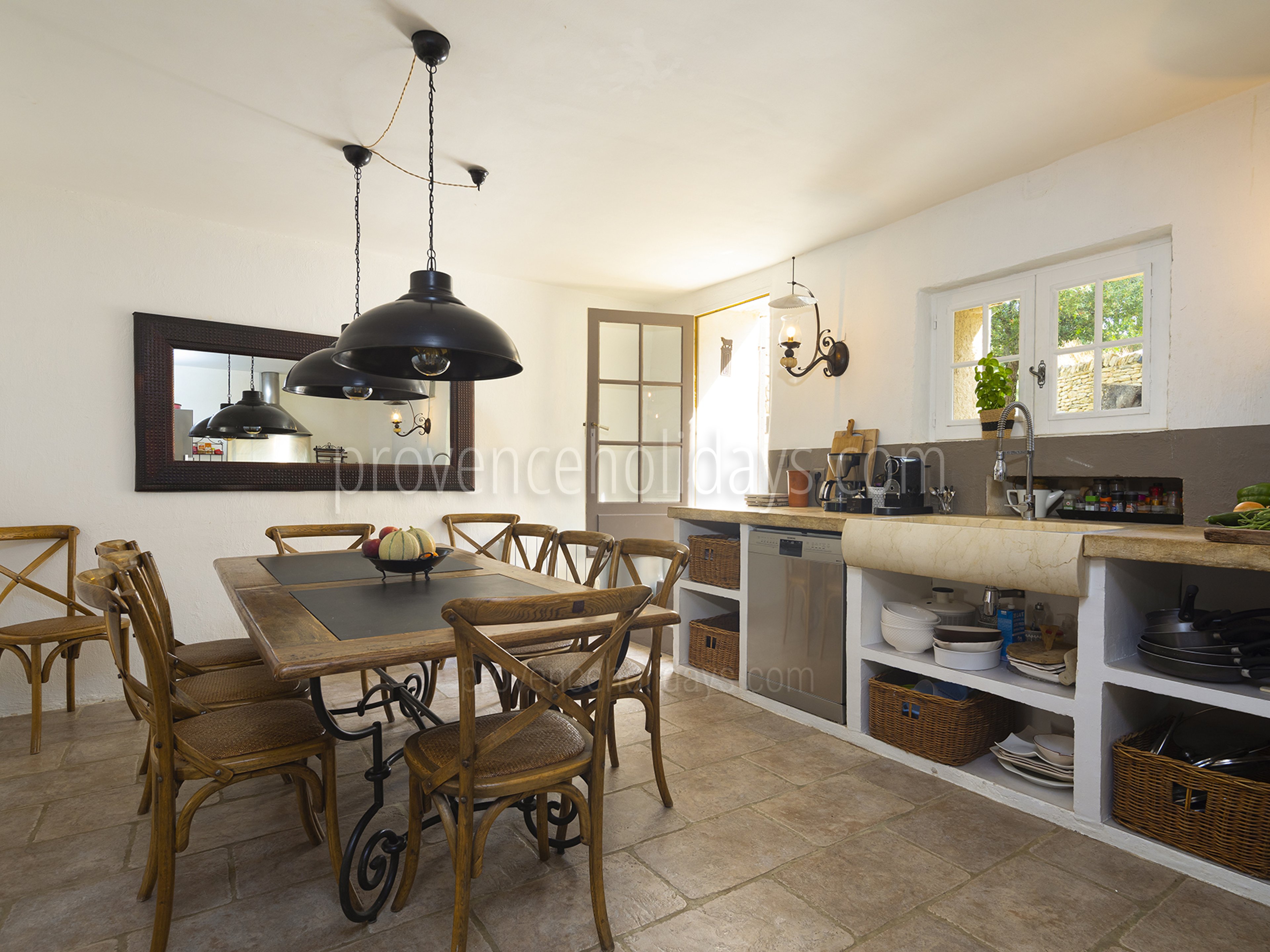 20 - La Garrigue: Villa: Interior