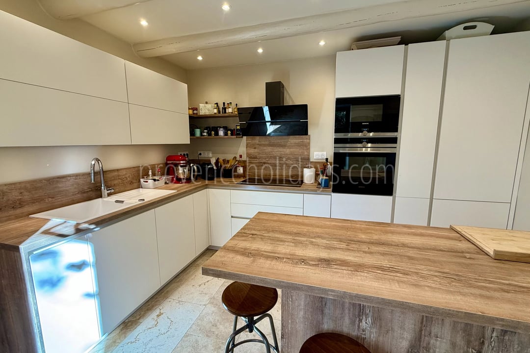 4 - Property with gîtes in Gordes: Villa: Interior