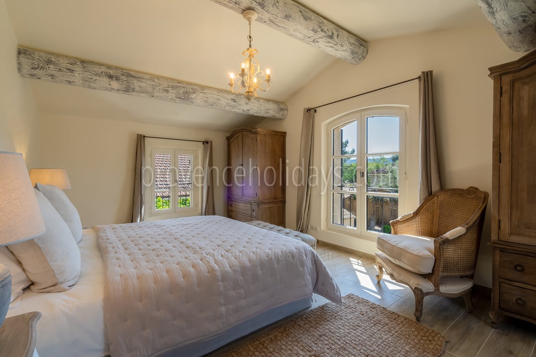 28 - Mas des Amandes: Villa: Bedroom