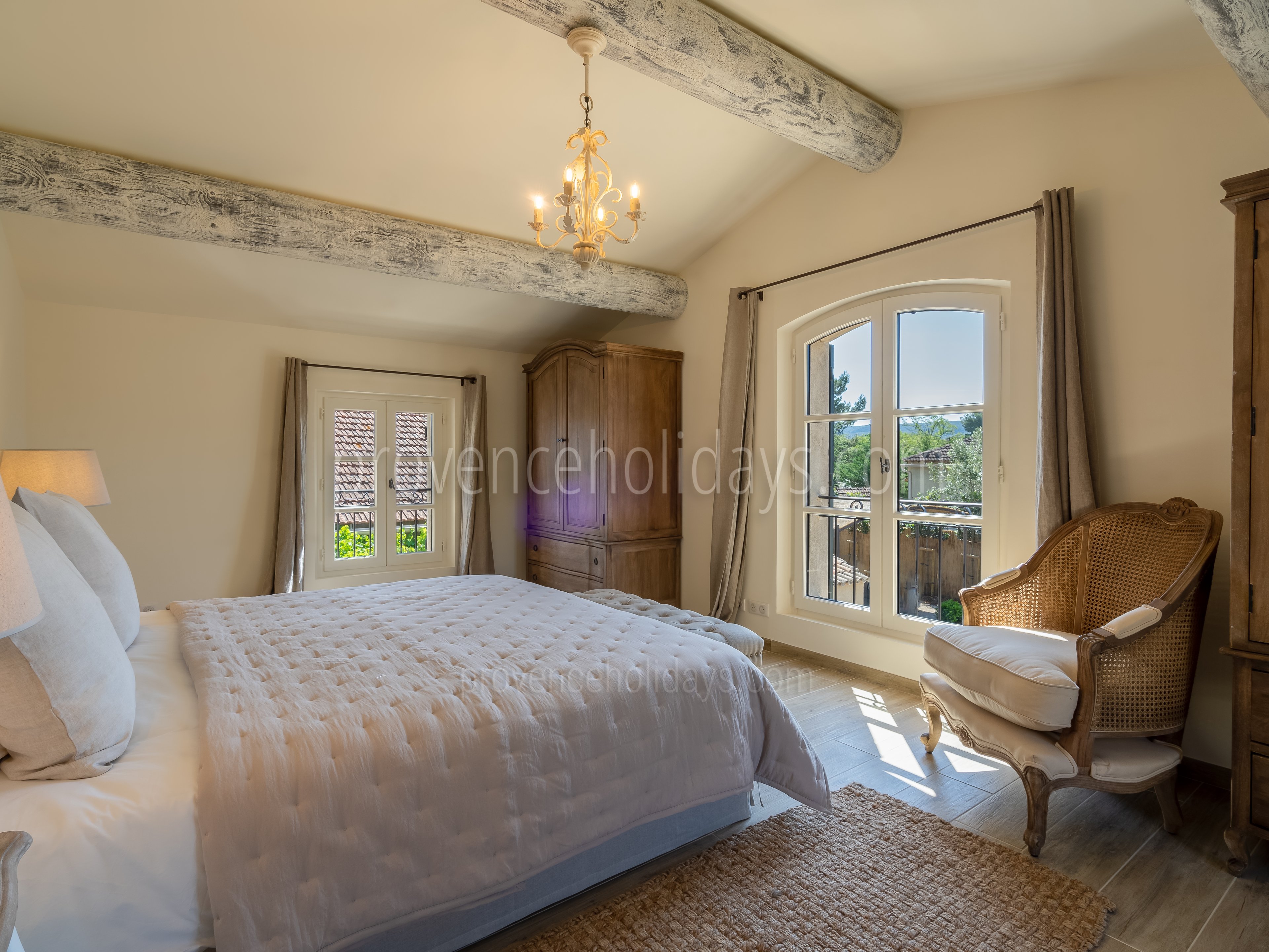 28 - Mas des Amandes: Villa: Bedroom