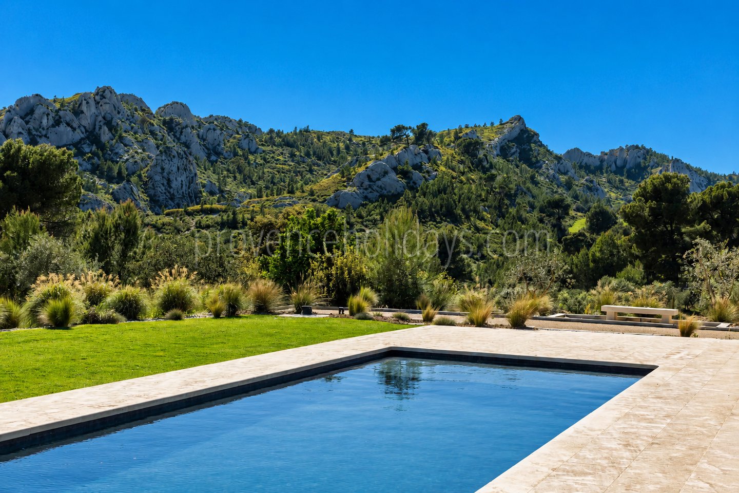 0 - Le Loup des Alpilles: Villa: Pool