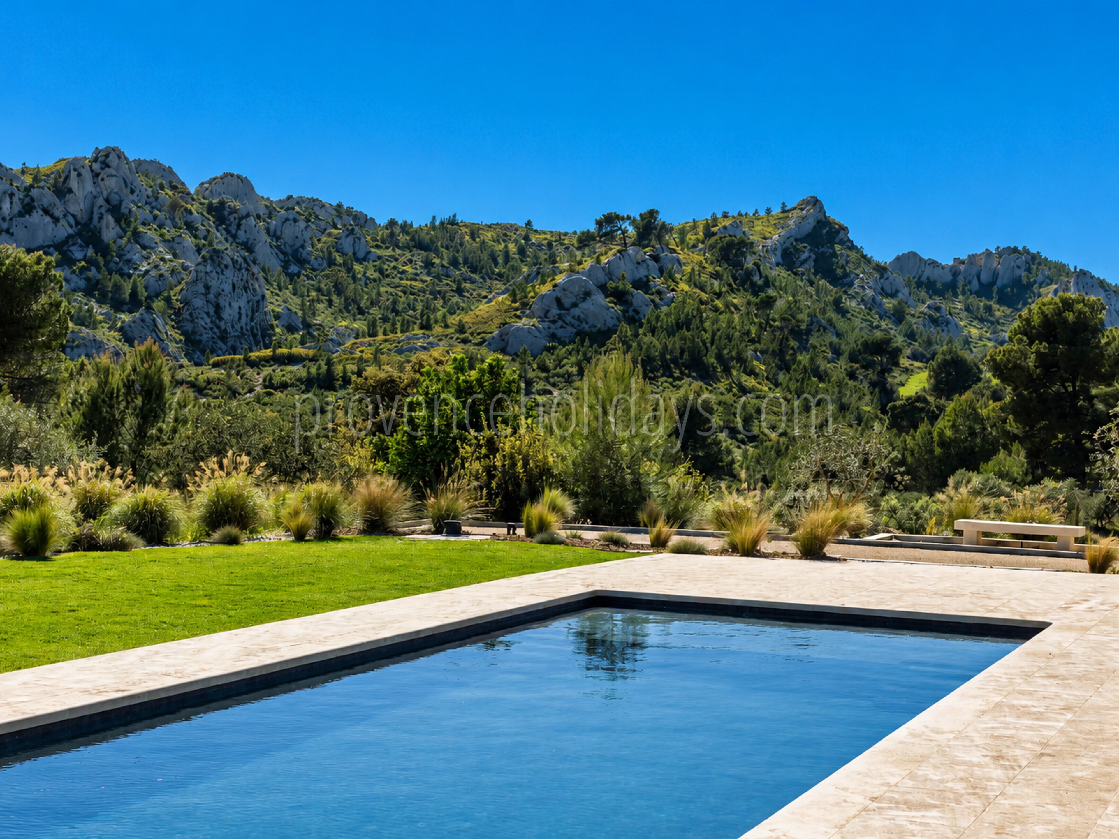 0 - Le Loup des Alpilles: Villa: Pool