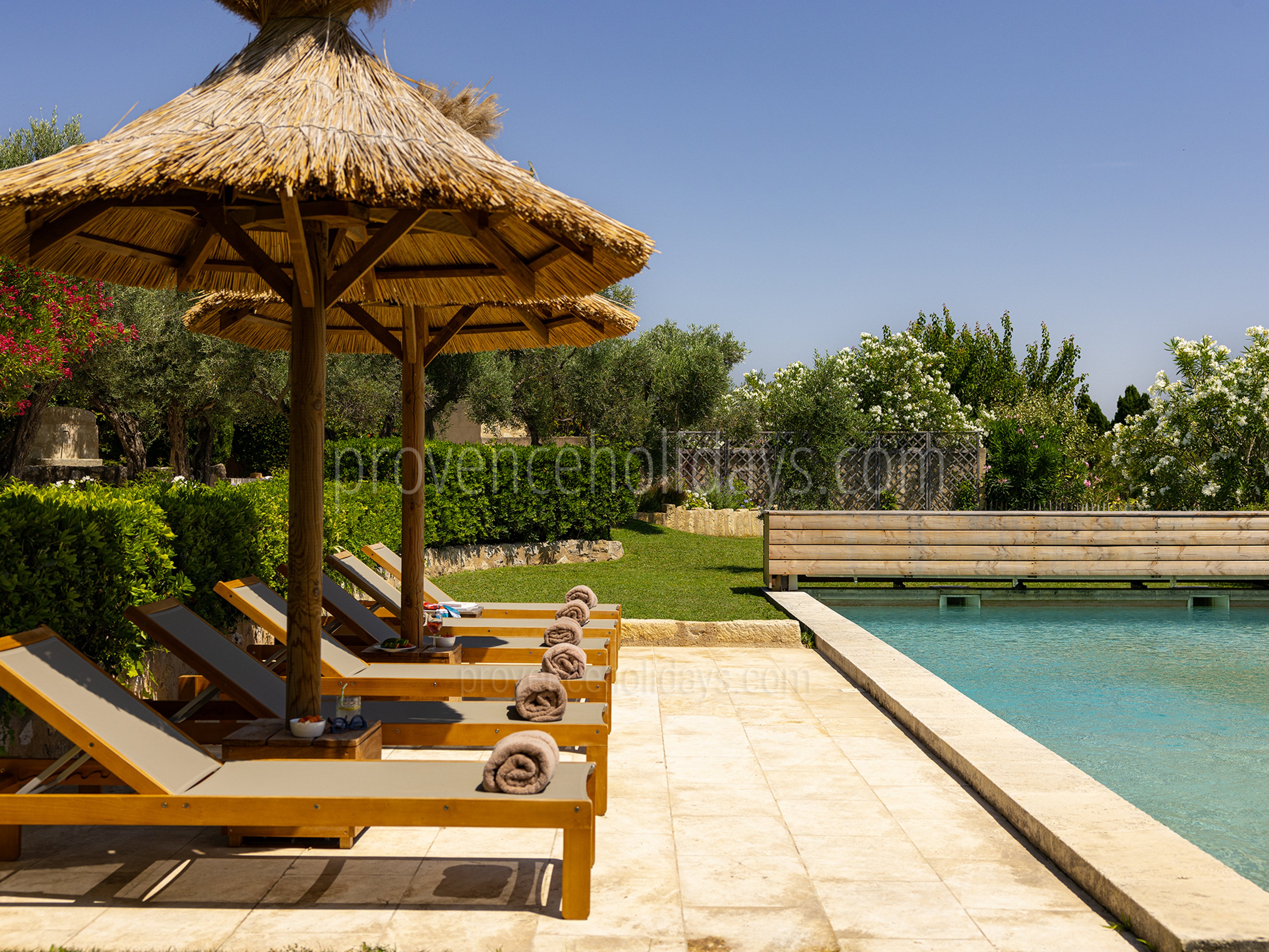 51 - Le Mas des Lauriers: Villa: Exterior
