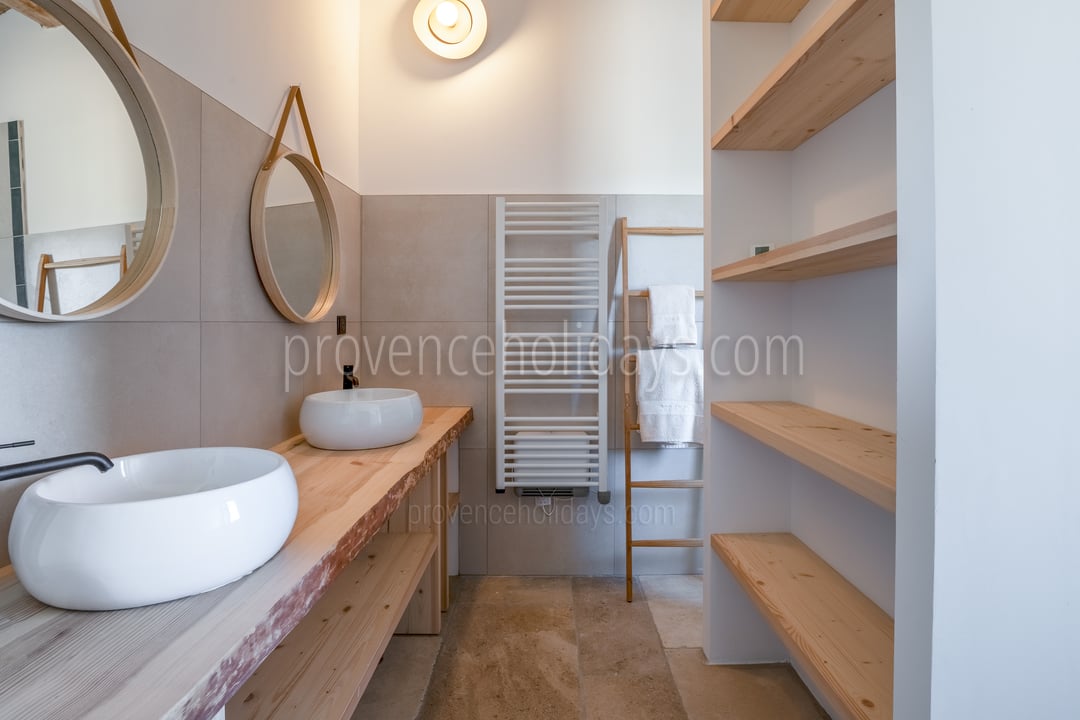 36 - Les Vignes du Luberon: Villa: Bathroom
