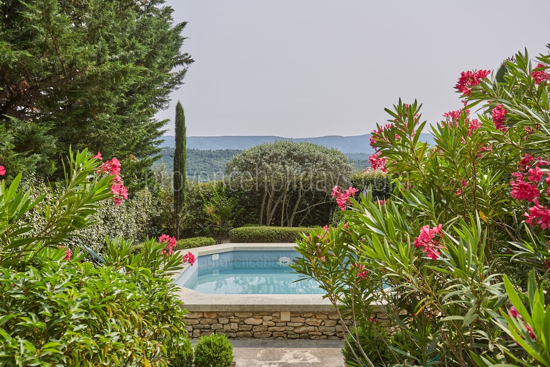 6 - La Maison de Goult: Villa: Exterior